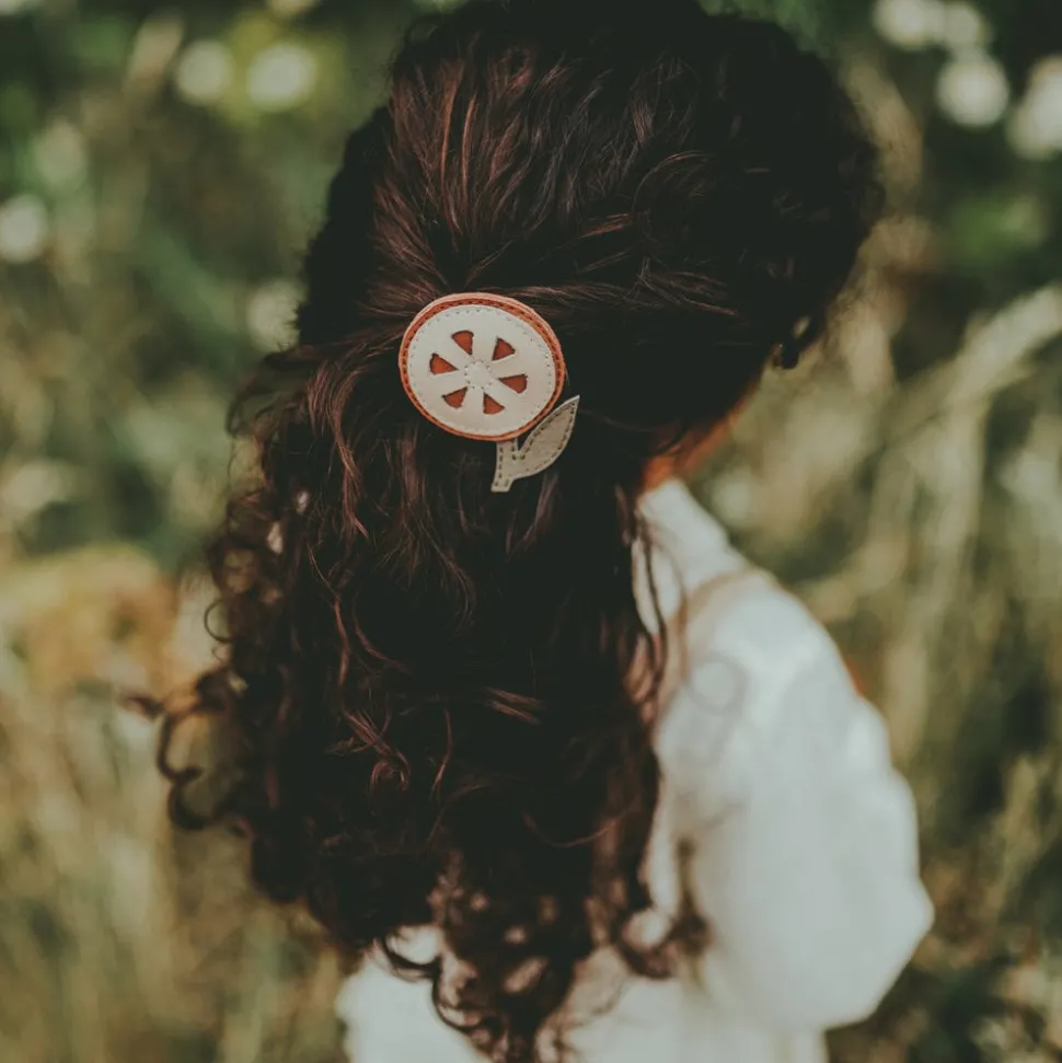 donsje_amsterdam__nanoe_f_3.webp Donsje Amsterdam | Nanoe Fruit Hairclip | Grapefruit | Walnut Nubuck