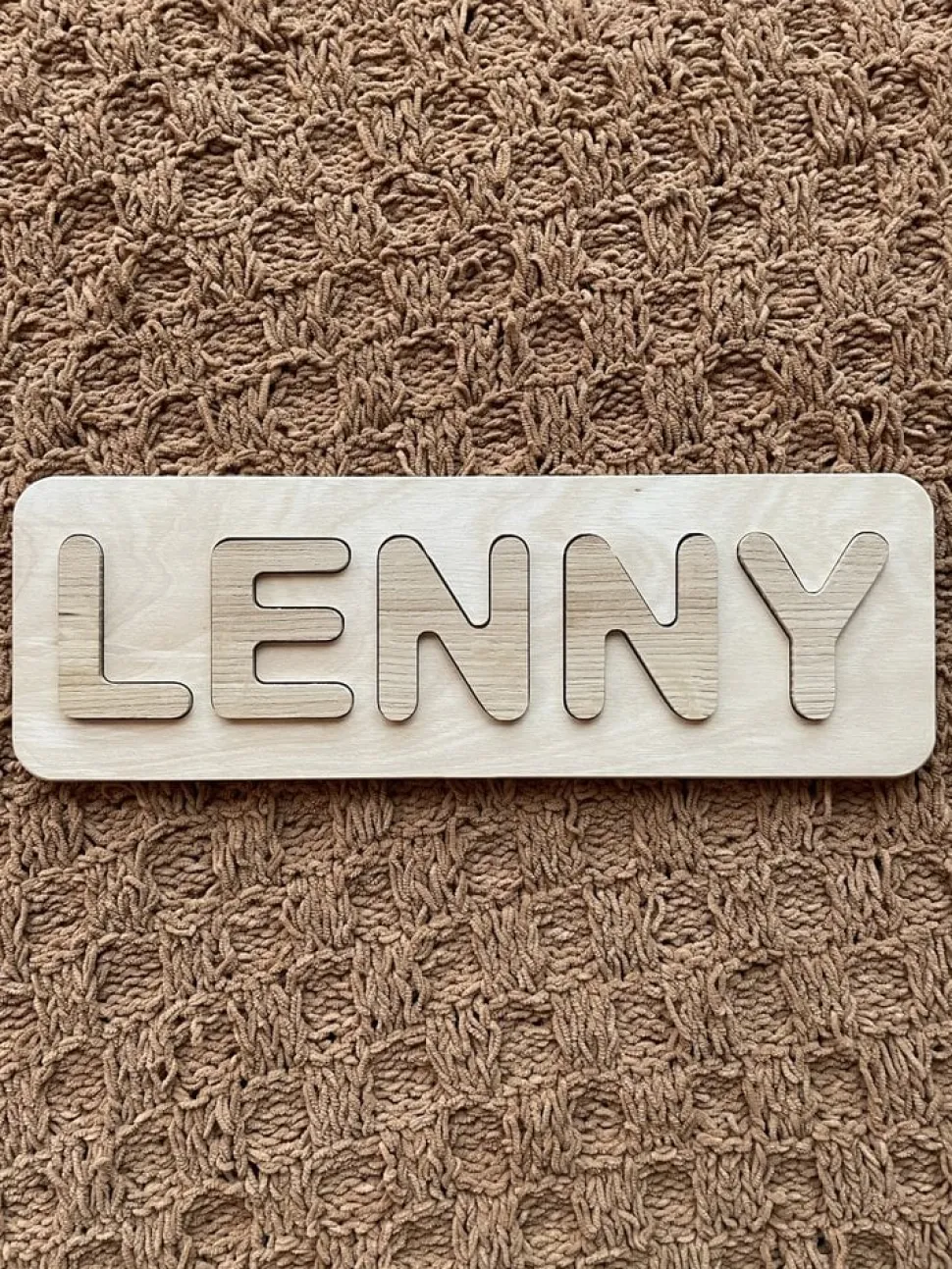 Gepersonaliseerde houten puzzel - FSC Berken Multiplex houder met eiken letters