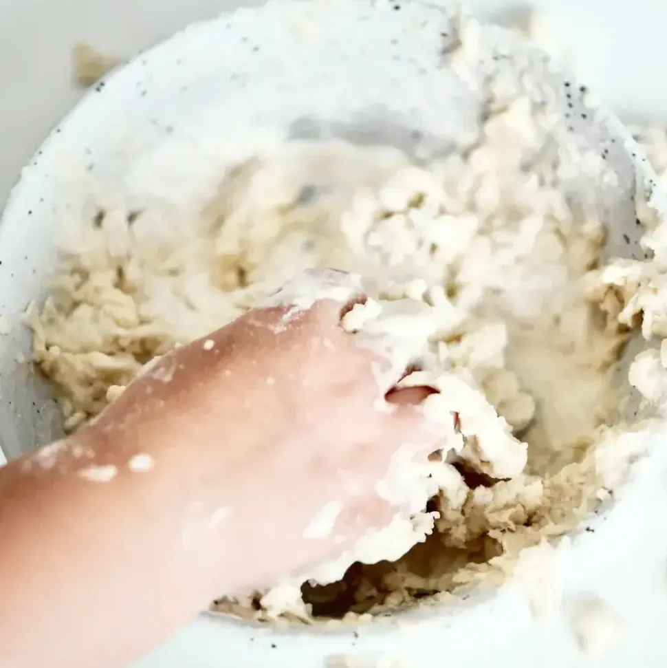 Grennn | klei zelf maken Sinterklaas met verrassingssteker