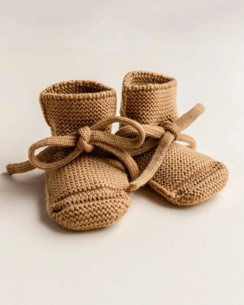 hvid_booties_ochre__month_3.webp Hvid | Booties | Ochre 0-9 months
