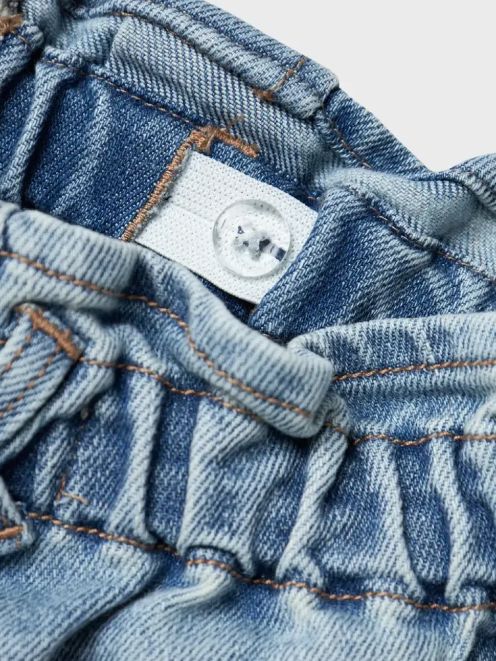 lilatelier__nmfdarlee_loo_3.webp Lil'Atelier | NMFDARLEE LOOSE JEANS 2060-SE D LIL | Medium Blue Denim