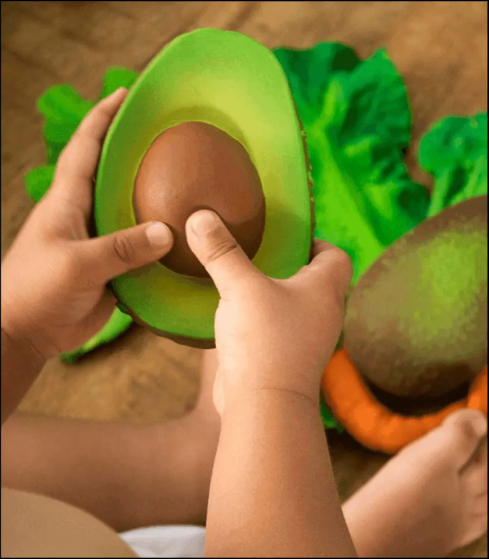 oli__carol__arnold_the_av_3.webp Oli & Carol | Arnold the avocado