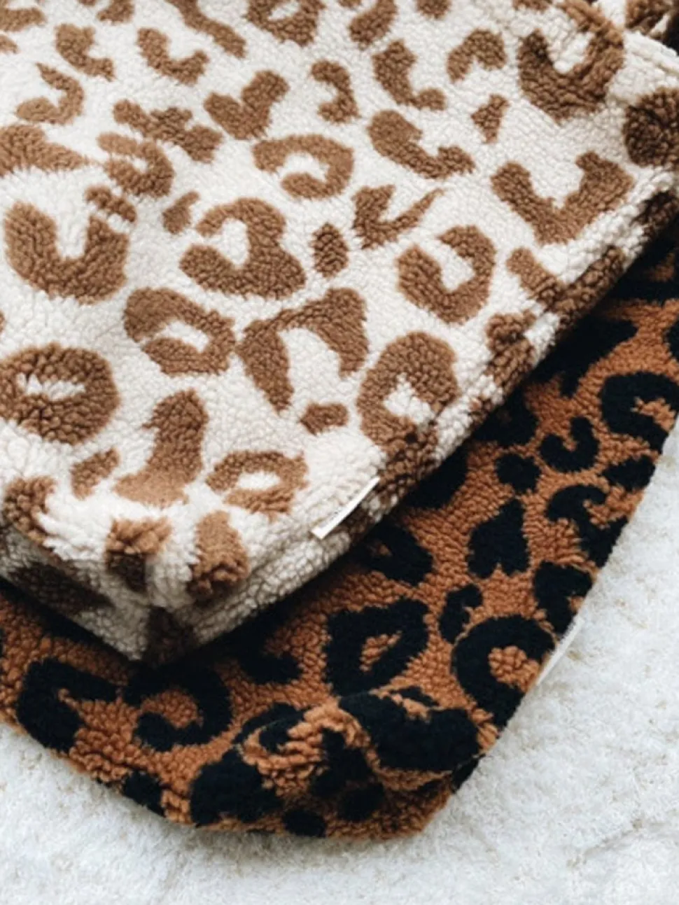 studio_noos__teddy_leopar_4.webp Studio Noos | Teddy leopard ecru mom-bag